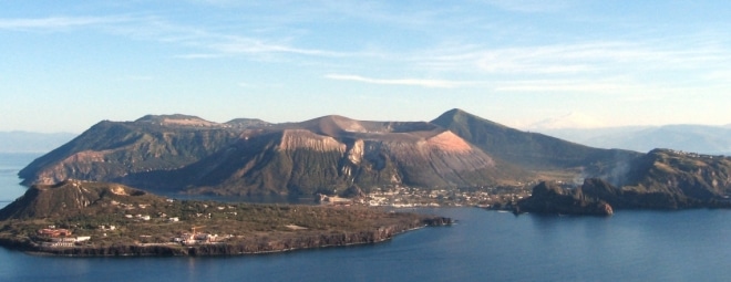 Les-volcans-et-Île-éolienne-Vulcano